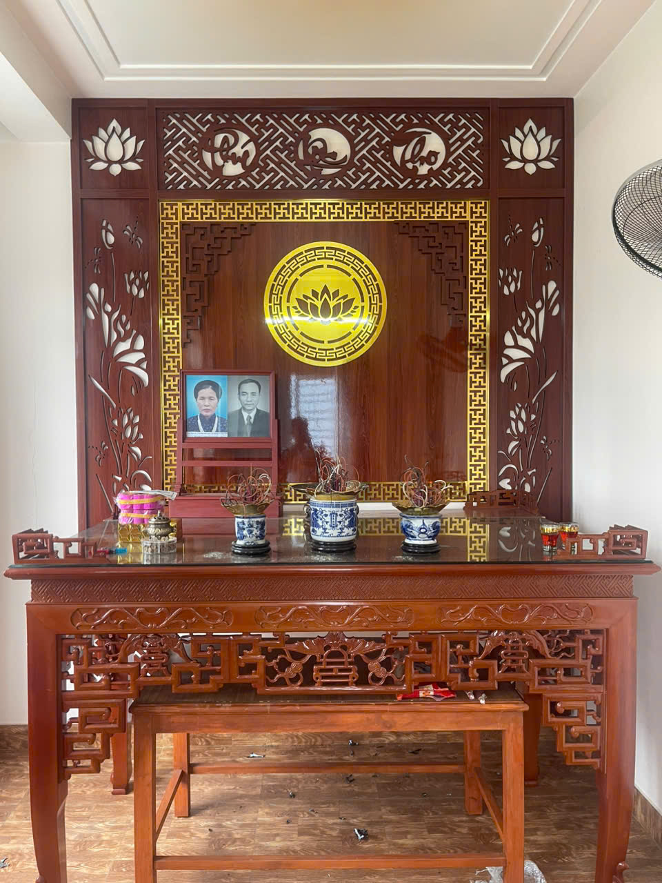 Vách cnc bàn thờ