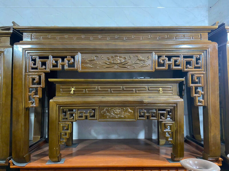 Bàn thờ gỗ