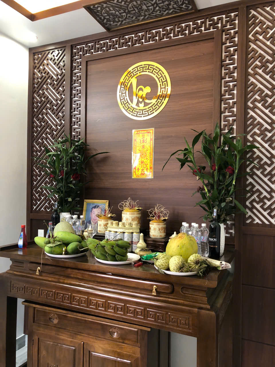 Vách cnc bàn thờ
