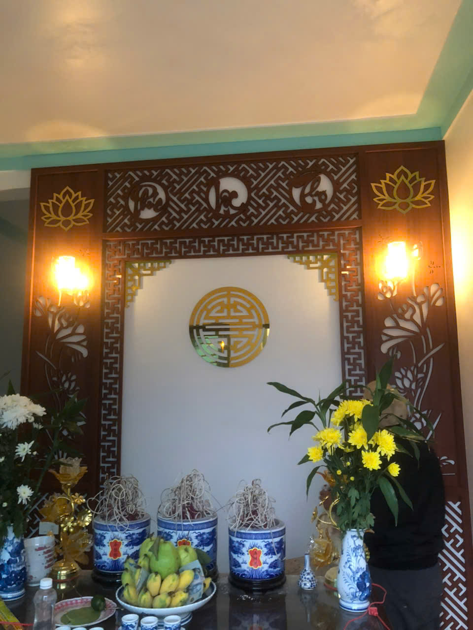 Vách cnc bàn thờ