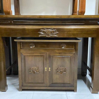 Bàn thờ gỗ